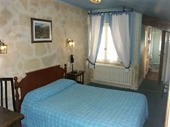 Hotel Acanthe Du Temple 2*