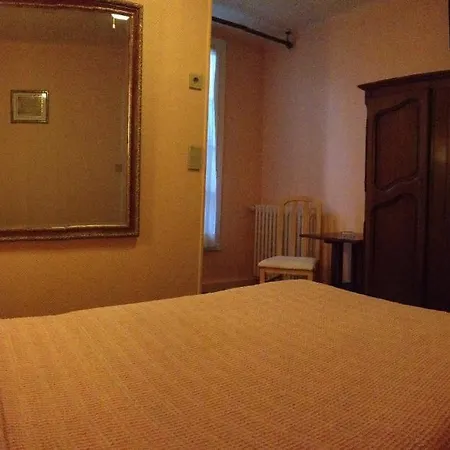 Hotel Acanthe Du Temple Nimes