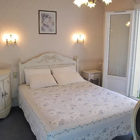 Acanthe Du Temple Hotel 2*